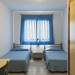 אכסניה Inturjoven *